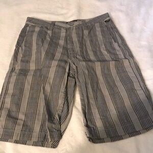 Vans Striped Casual Flat Front Shorts Men’s 28 Read